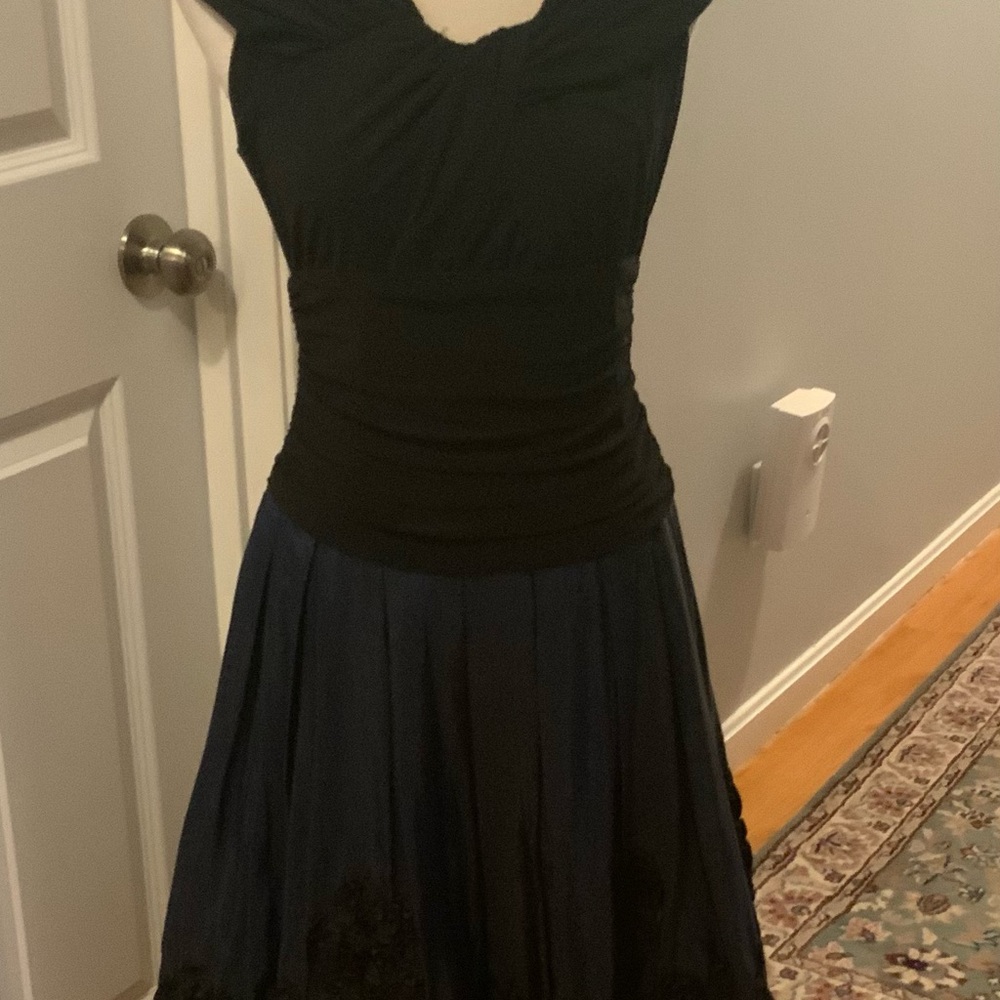 NWOT Fashionable dress, sleeveless, black with blue decorative bottom. Size 10 - Picture 3 of 10